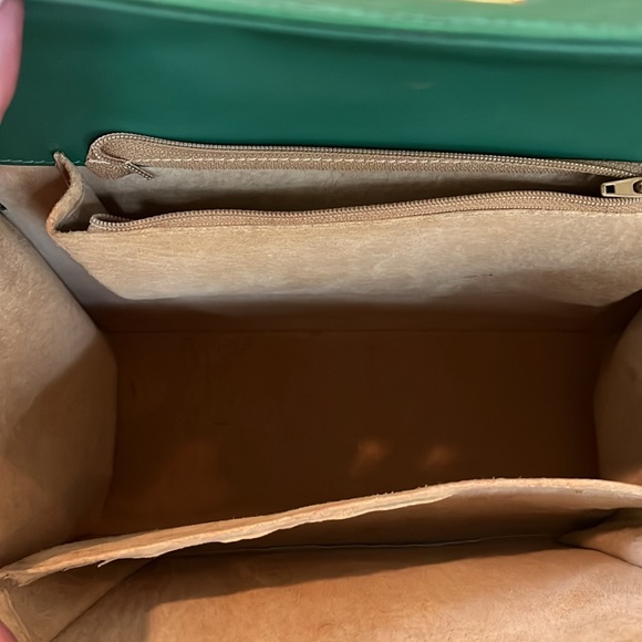 In French style this lovely bag  is in excellent condition with minor wear. - Picture 10 of 16